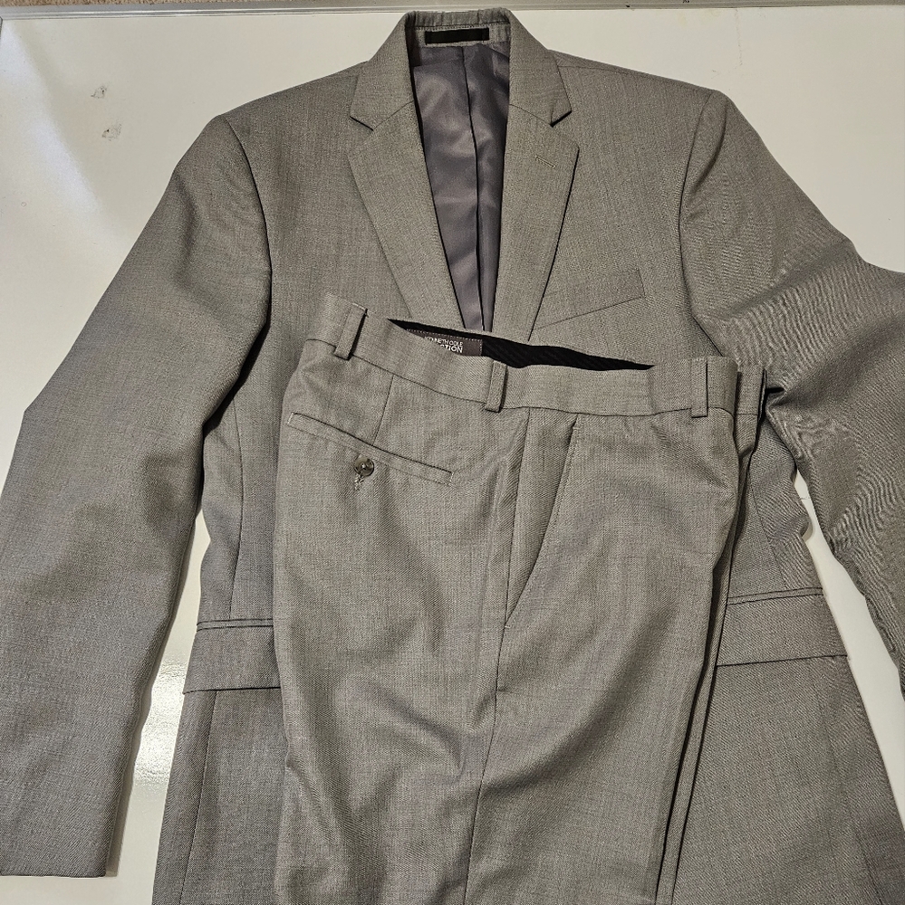 Kenneth Cole Reaction men's 2 piece suit.